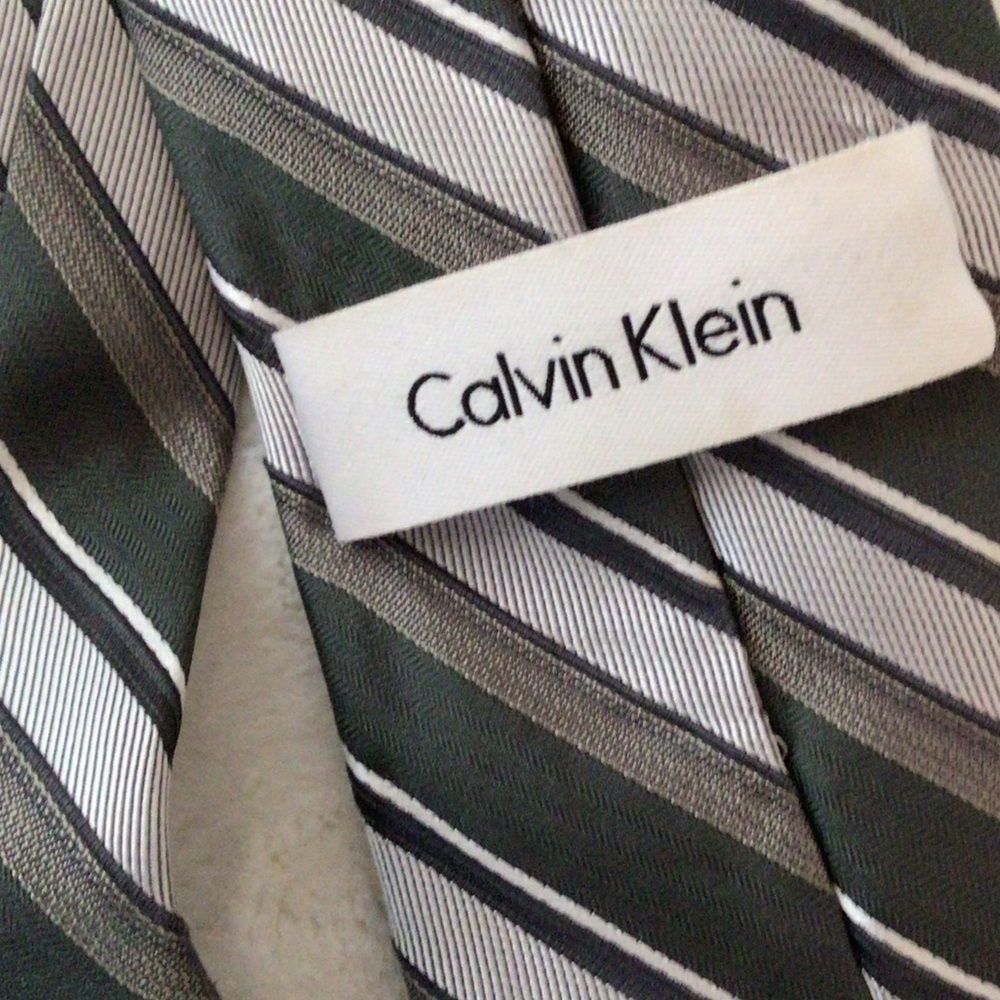 Calvin Klein silk tie - Picture 3 of 4